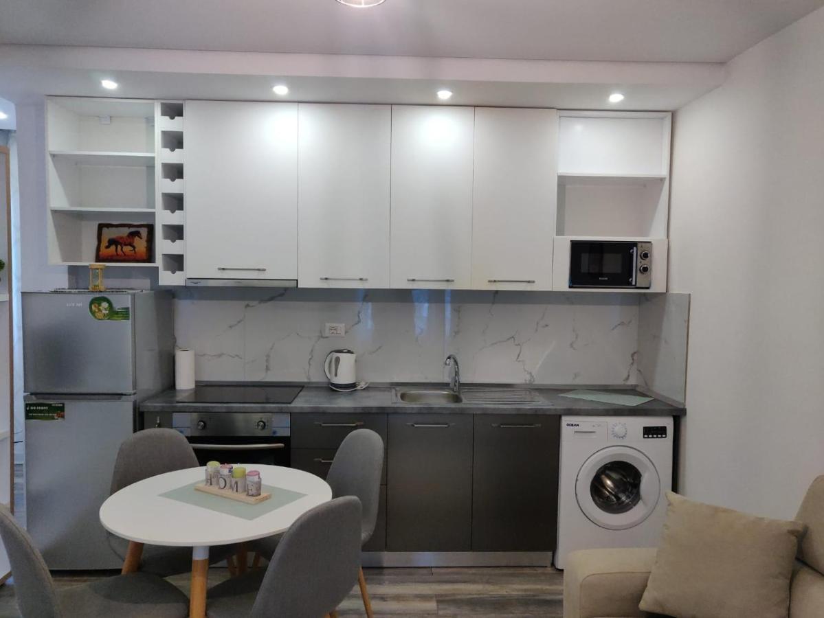 E&A Apartments Guesthouse Durrës Exteriör bild