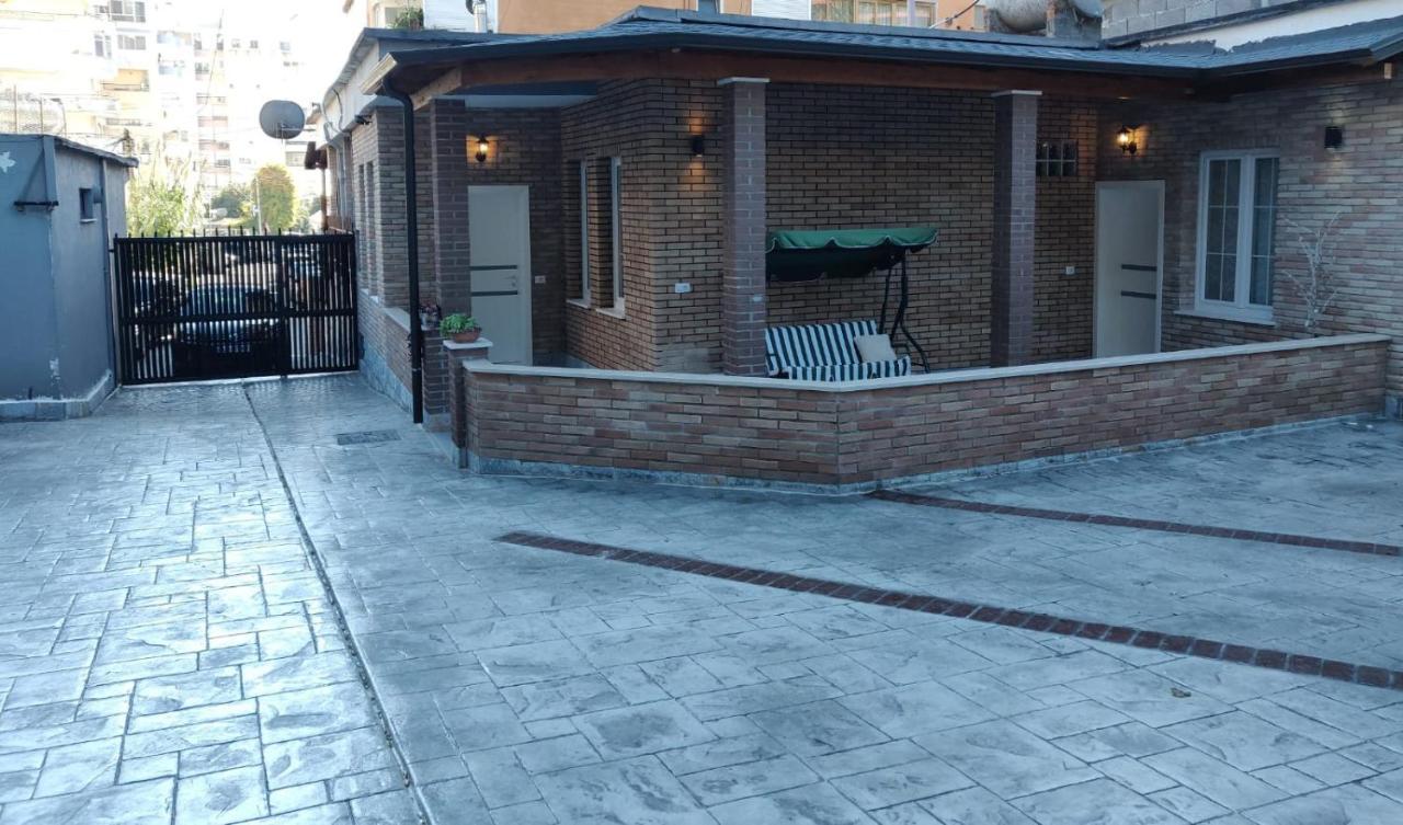 E&A Apartments Guesthouse Durrës Exteriör bild